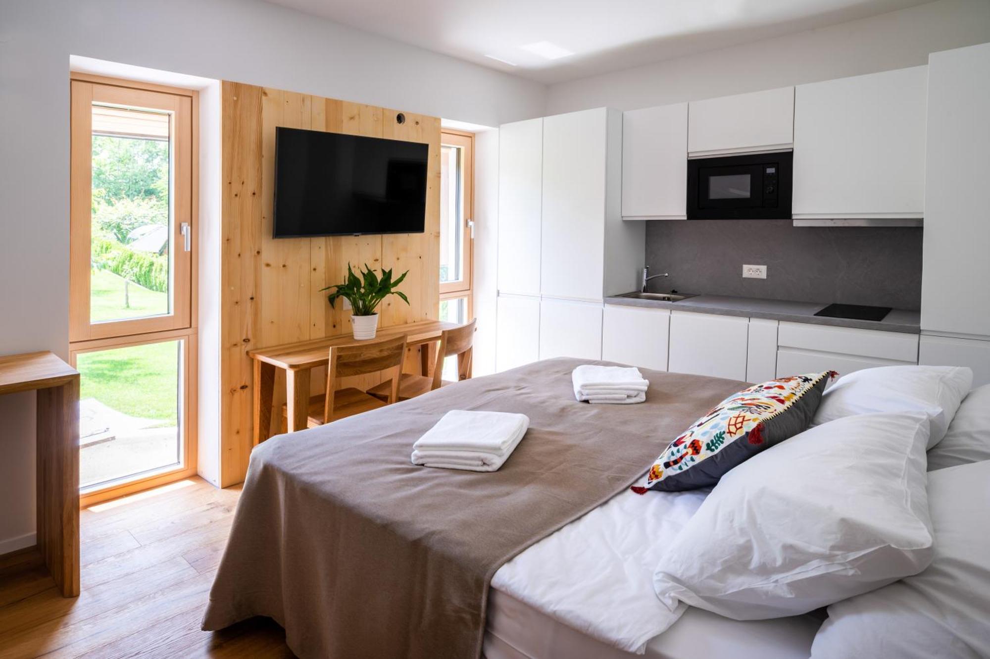 Ferienwohnung Lucka Bled Quiet Location, Free Bikes, Big Garden, Doctor Exterior foto