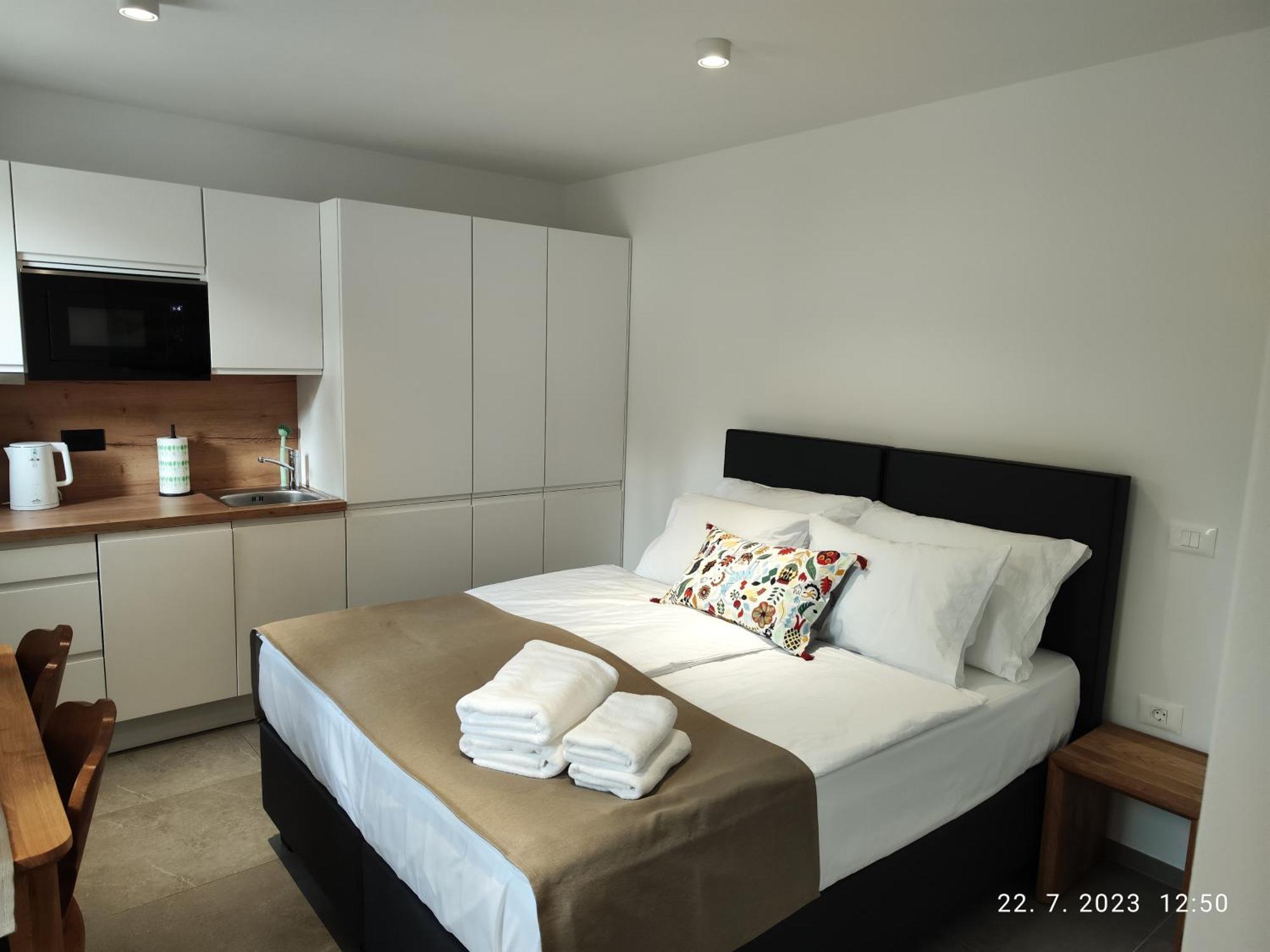 Ferienwohnung Lucka Bled Quiet Location, Free Bikes, Big Garden, Doctor Exterior foto