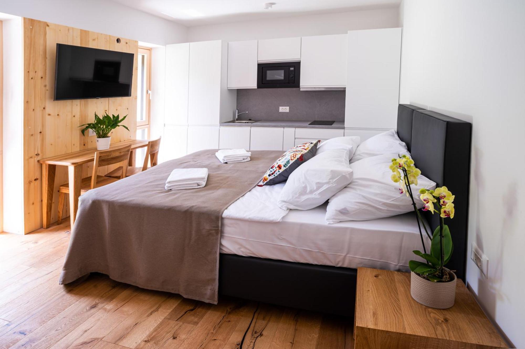 Ferienwohnung Lucka Bled Quiet Location, Free Bikes, Big Garden, Doctor Exterior foto
